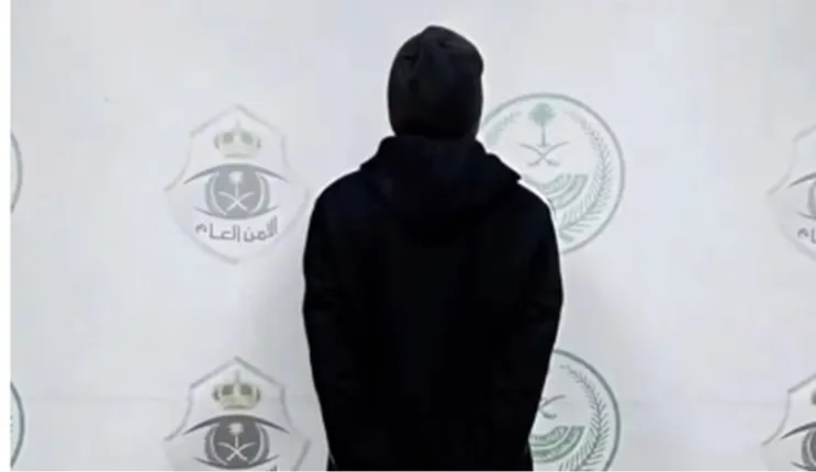 فيديو يكشف المصير الذي ينتظر المقيم الذي ظهر في مقطع وهو يحرق قطة محبوسة داخل قفص 