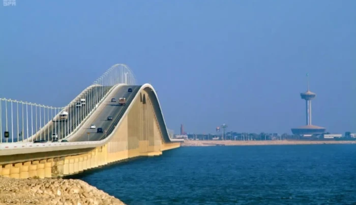 رسميا .. رسوم إضافية جديدة لعبور جسر الملك فهد في الاتجاهين وتغيير طريقة الدفع 
