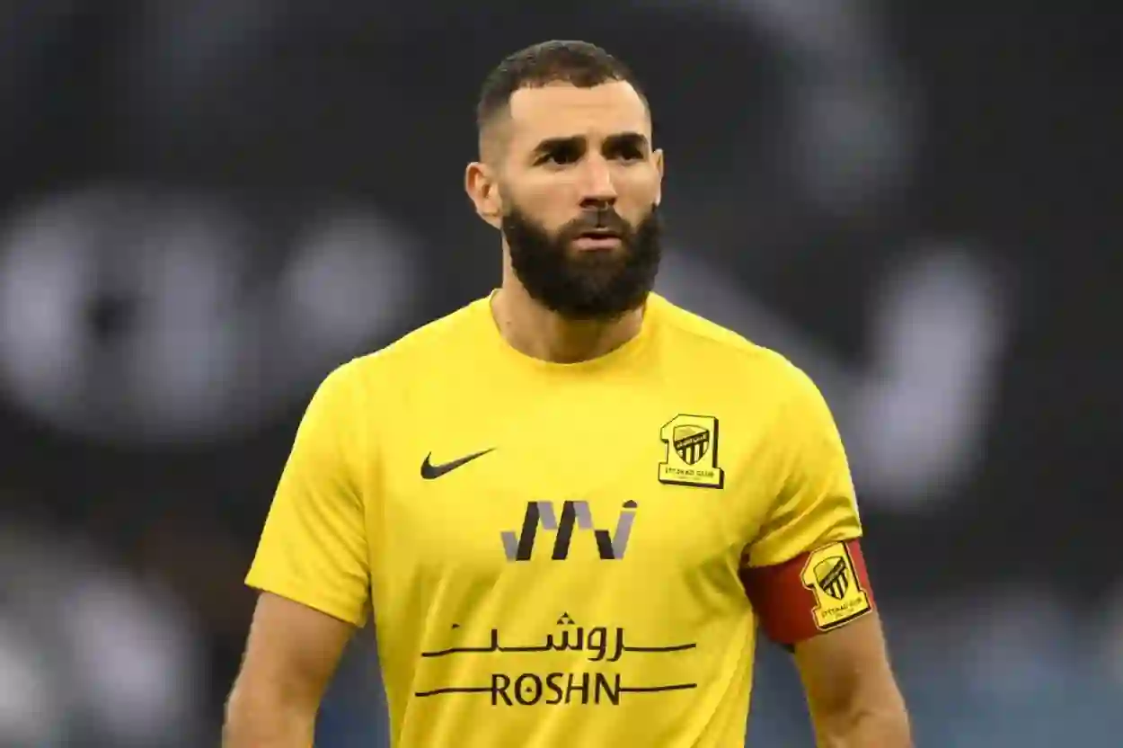 تسريبات من غرفة ملابس الاتحاد تكشف حقيقة صادمة وراء هاتريك بنزيما 