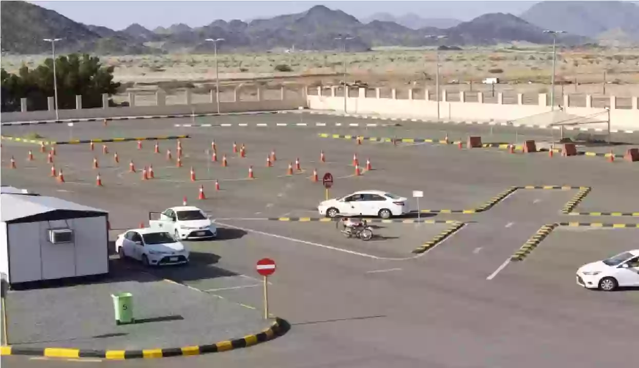 مدرسة سيدات القيادة في جازان: انطلقي نحو الاستقلال على الطرق السعودية