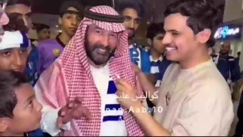  مشجع هلالي يمازح الجماهير بتعليق فكاهي بالسعودية
