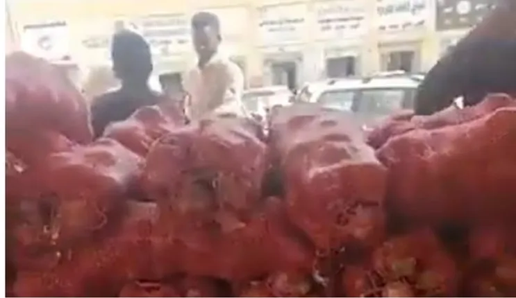 رسمياً: البصل بمائة ريال في عتيقة في الرياض 