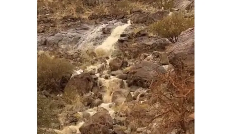 شاهد ما فعلته السيول والأمطار الغزيرة في منطقة شرايع مكة 