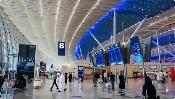 تقرير رسمي يكشف عن ارتفاع قياسي في عدد المسافرين في 180 يوماً فقط عبر مطار الملك عبد العزيز في جدة 