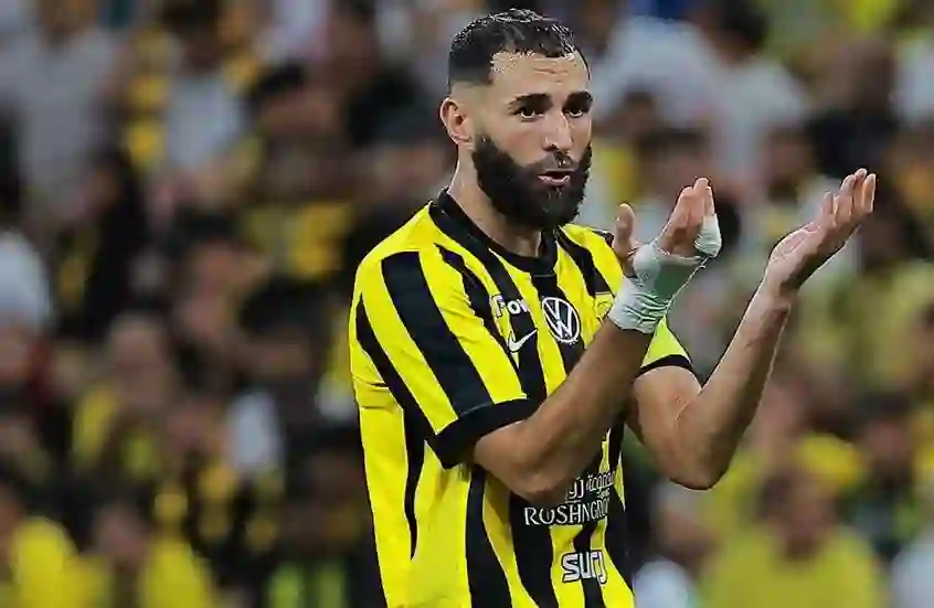 في لحظة حاسمة.. هذا ما ينتظره الهلال من بنزيما لكن للسن راي اخر 