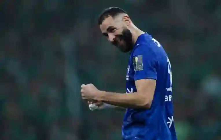 بالضربة القاضية .. بنزيما يحطم أهم أرقام رونالدو في الدوري السعودي 