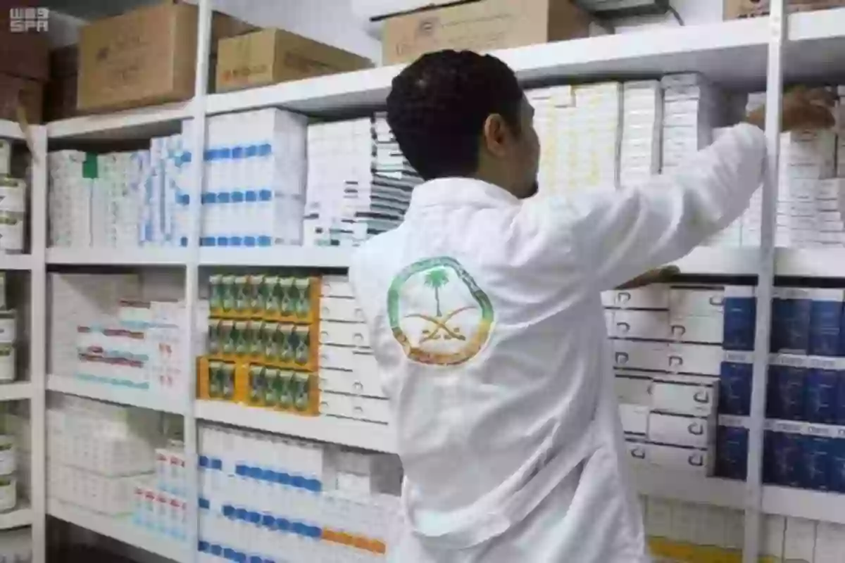 كم الفرق بين راتب الصيدلي السعودي والوافد ومتى يتم توطين قطاع الصيدليات بالكامل؟ 