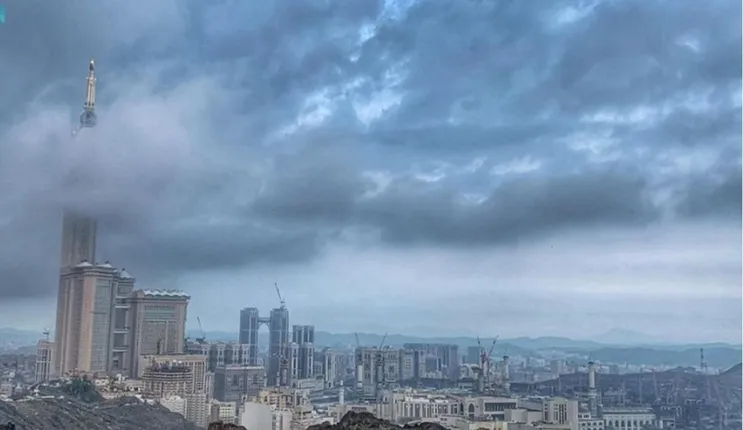 الأرصاد تصدر انذار عاجل باللون الأحمر لسكان مكة المكرمة 