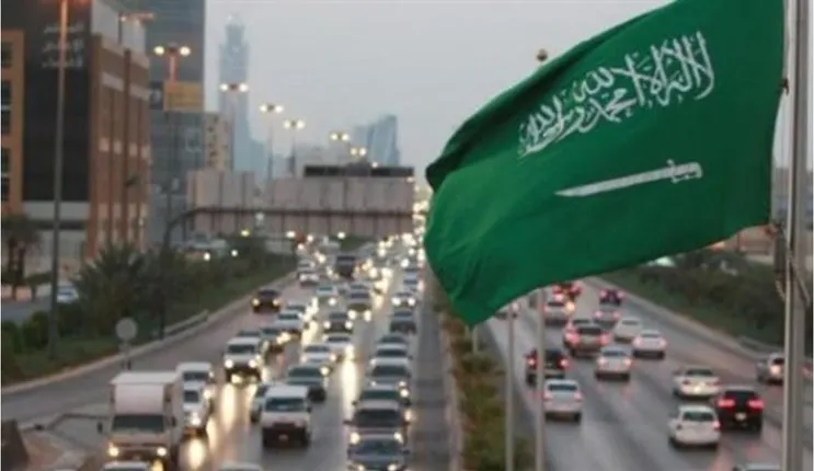 من اليوم 5 مهن جديدة في السعودية يسمح للمقيمين العمل فيها بدون كفيل 