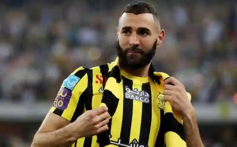 رسمياً: بنزيما يكشف تفاصيل رحيله الصعب عن الاتحاد 