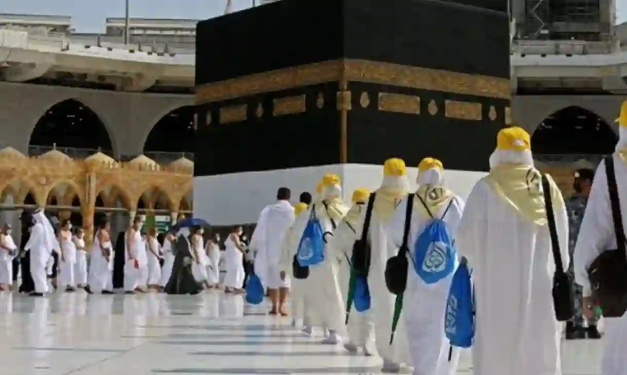 طريقة التواصل والتسجيل في حملة الراجحي للحج المجاني 1445 