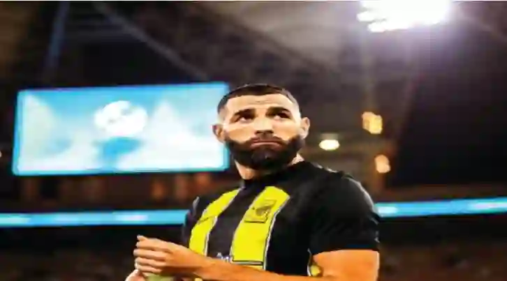 تسريب شروط بنزيما للموافقة على مدرب الاتحاد الجديد 