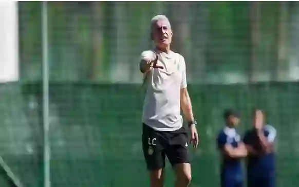 بقرار ناري المهيدب يطيح بكساترو من تدريب النصر