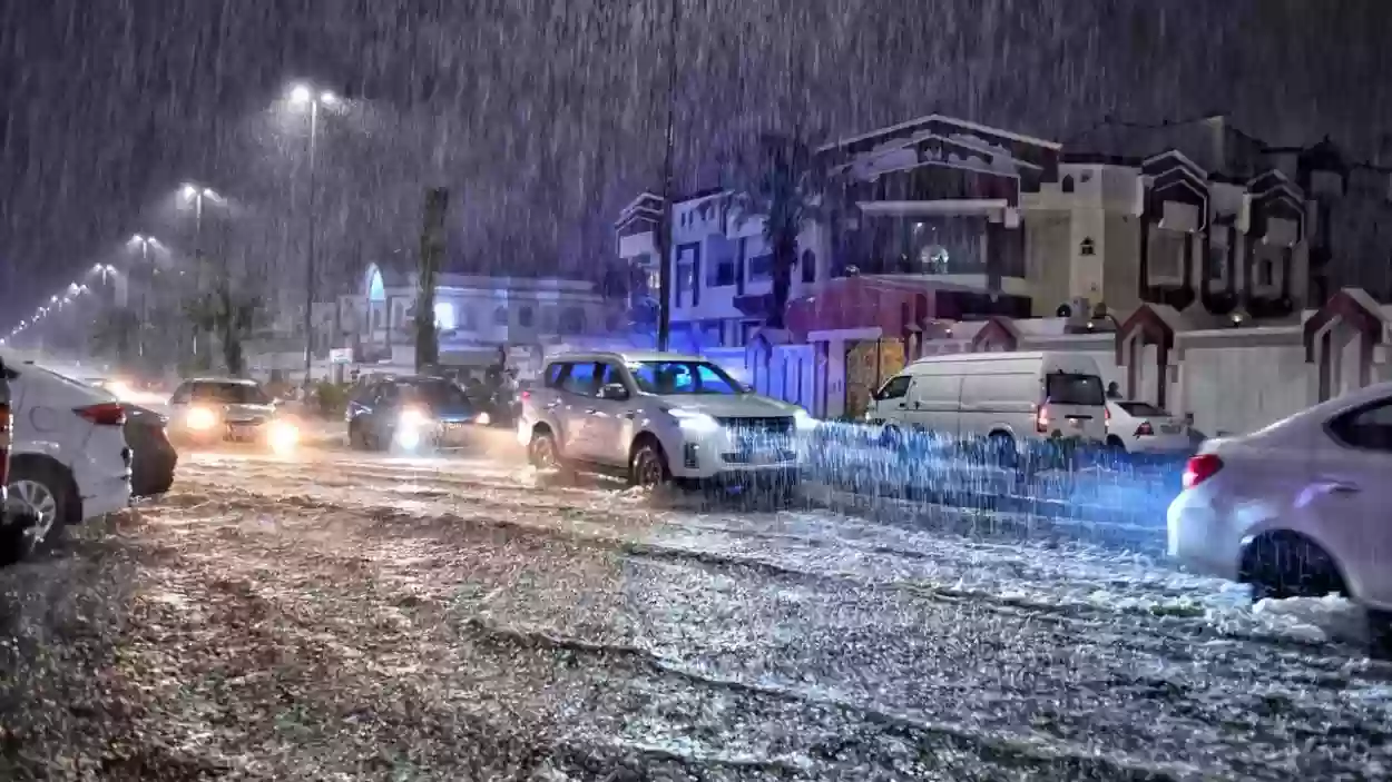 الأرصاد تحذر من خطر عواصف مطرية تضرب أهم مدن المملكة خلال الساعات القادمة وهذا ما يجب على الجميع فعله فوراً 