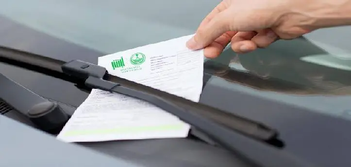 المرور السعودي يعلن من اليوم هذه الأشياء عند الاشارة حتى لو كانت خضراء تعتبر مخالفة عليها غرامة كبيرة 