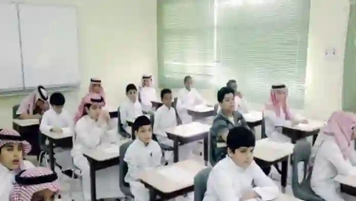 السعودية: تغيير الوان اللباس المدرسي لطلاب المدارس في مدينة واحدة فقط في المملكة والتعليم تكشف عن السبب 