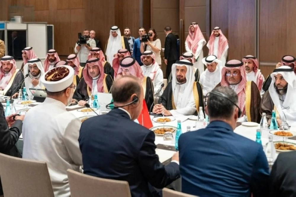 رسمياً: السعودية تشترط ارفاق شهادة جديدة لاصدار تأشيرة الحج للقادمين من خارج المملكة لموسم 1447 ووزير الحج يكشف طريقة الحصول عليها 
