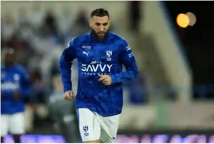 حصري.. تسريب مقطع صادم لما فعله كريم بنزيما في مقر نادي الهلال 
