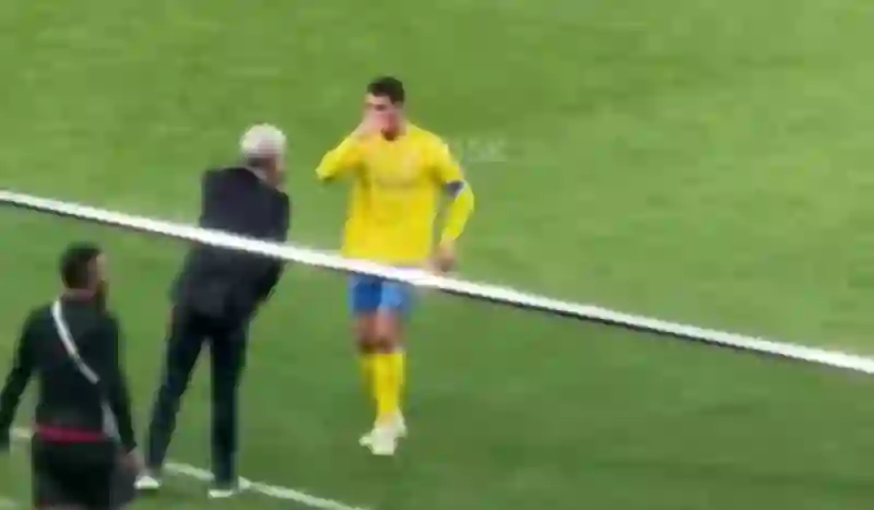 فيديو جديد رونالدو يحرج كاسترو مدرب النصر اثناء المواجهة مع العين وكاميرات ترصد تفاصيل ما حدث 