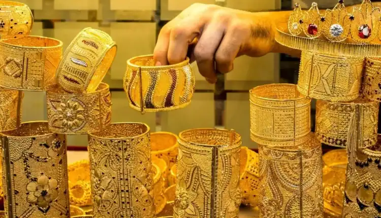 عاجل من الاسواق ومحلات الذهب .. مقارنة أسعار الذهب والسبايك في السعودية ومصر اليوم 