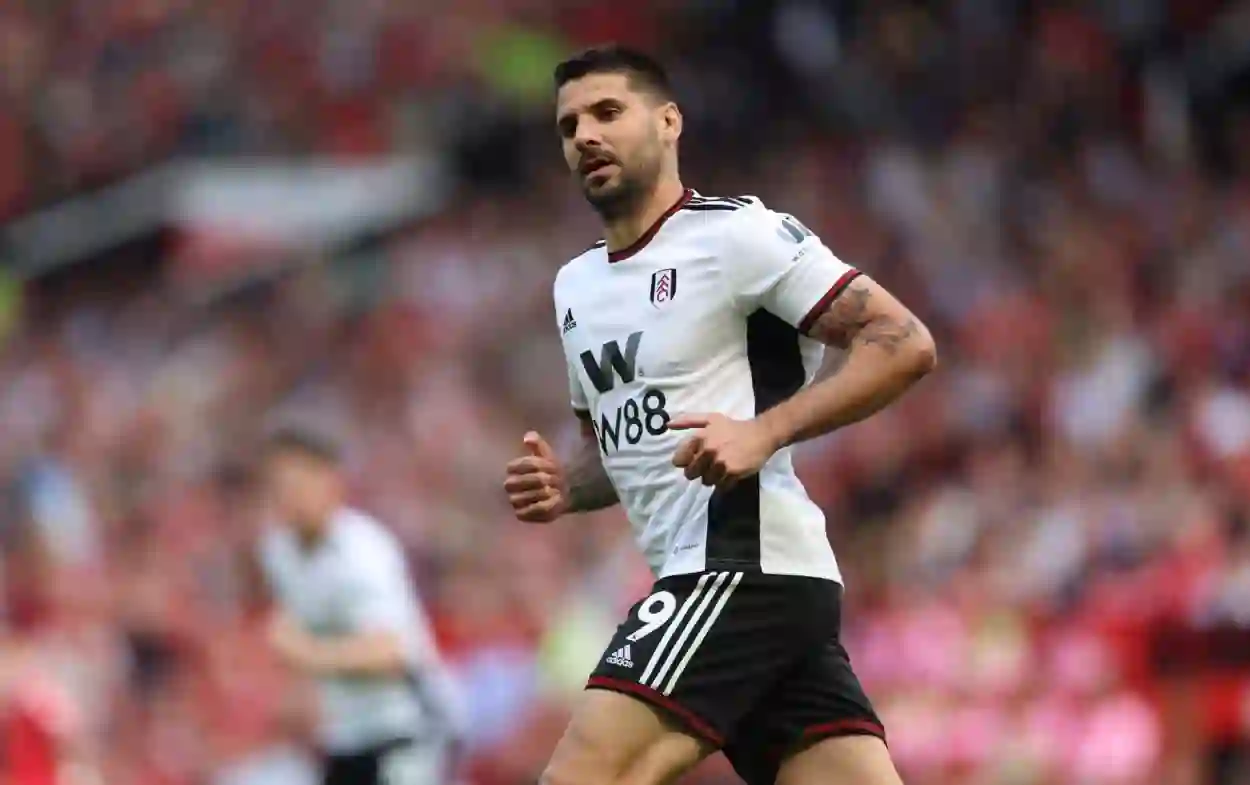 كشف المستور في الدقائق الأخيرة قبل رحيل ميتروفيتش عن الهلال وموقف نواف بن سعد 
