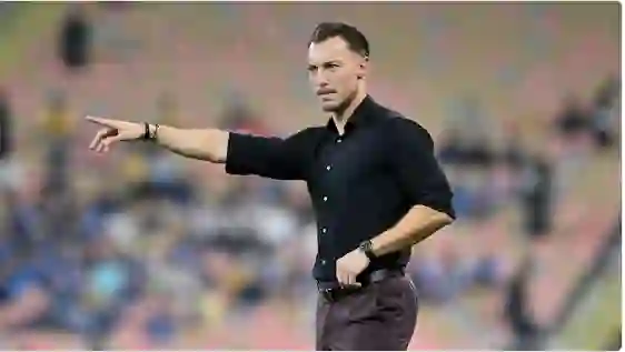 الانضباط تغرم مدرب الأهلي بمبلغ كبير بسبب سلوك غير أخلاقي تورط فيه 