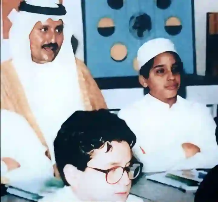 نشر أول صورة للأمير محمد بن سلمان في الفصل المدرسي والكشف عن تاريخ الصورة وعمر ولي العهد وقت التقاطها 