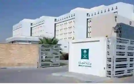 التجارة تلزم الوكلاء بتوفير سيارة جديدة لكل عميل اشترى سيارة في هذه الحالات الجديدة 