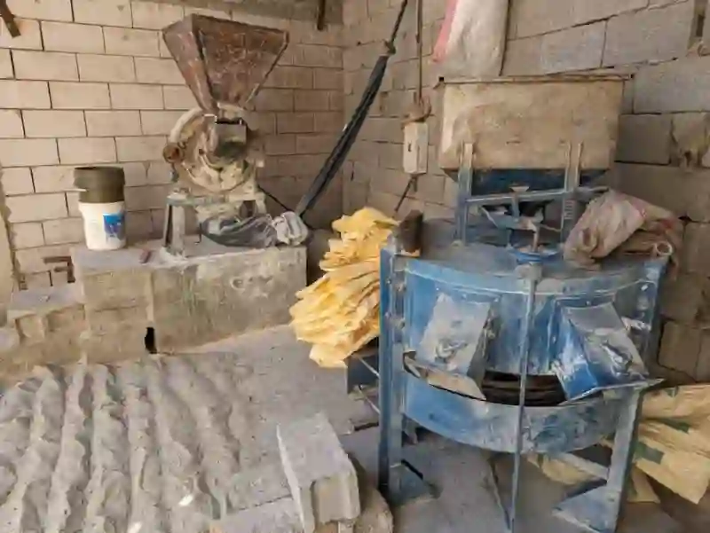 فيديو يجتاح السعودية لكشف سجائر مخلوطة بالخمر ومواد البناء 