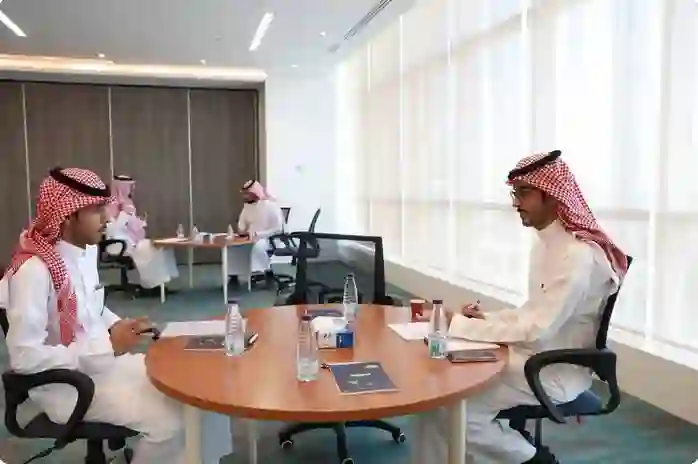 السعودية تعلن توطين عدة مهن يعمل فيها مئات آلاف الوافدين وتطلب منهم الاستعداد لمغادرة المملكة خلال أسابيع 