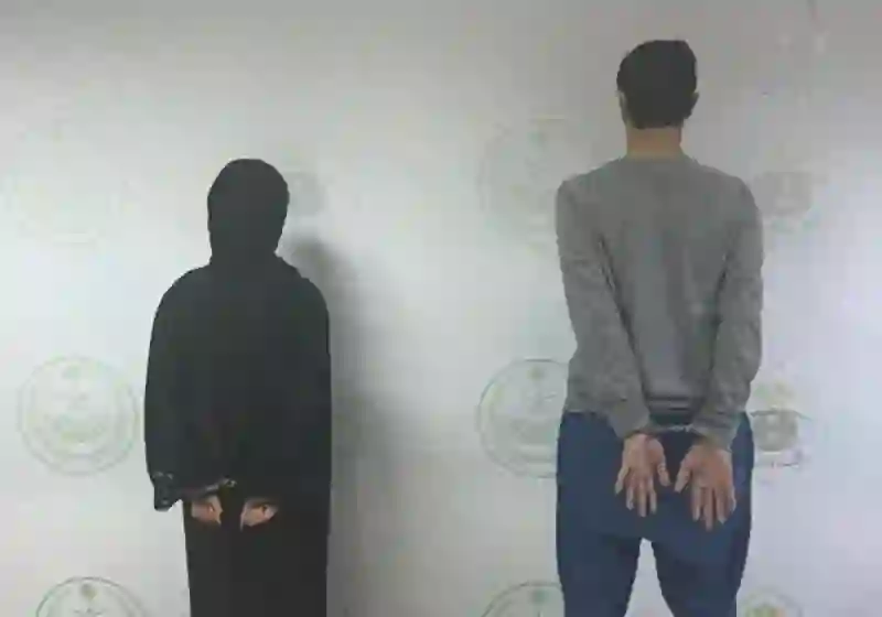 فيديو خادش من الرياض لرجل وامرأة من مكان عام والكشف عن جنسيتهم 