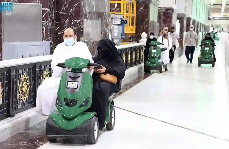 إدارة الحرم المكي تحدد رسوم وطريقة حجز عربات الطواف والسعي في تطبيق تنقل 