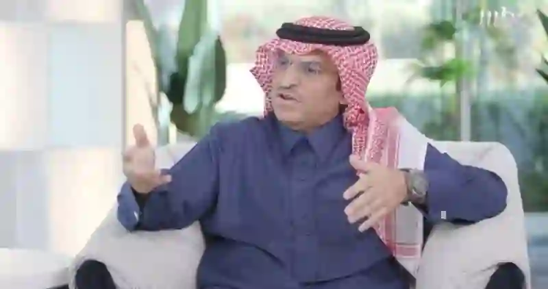 فيديو منصور الجميح يروي قصة بدايتهم في تجارة السيارات الحكومية وكيف نقلتهم 2000 سيارة فورد الى نادي المليونيرات 