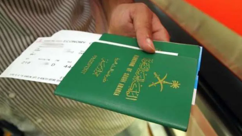 الاستعلام بجواز السفر فقط عن صدور تأشيرة عمل الى السعودية 1445 