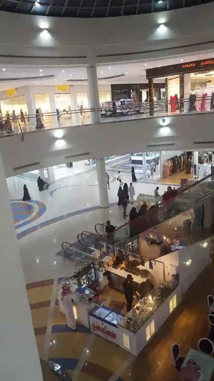 تحذير عاجل من خطر كبير في مولات الرياض وجدة 