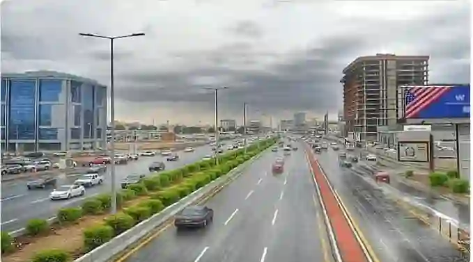 الوطني للأرصاد: حالة مطرية غزيرة على معظم مناطق المملكة تسبب جريان السيول خاصة على الرياض ومناطق في الشمالية تبدأ من صباح الأحد 
