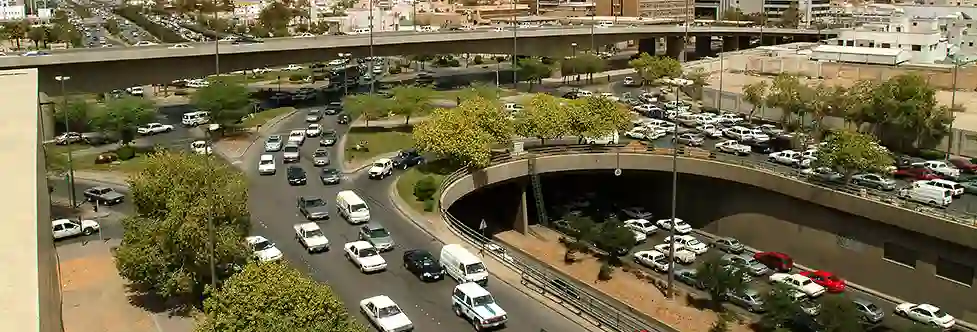 طريق الملك فهد في الرياض مشاريع تغير شكل الطريق ومساره وتنهي مشكلة الزحمة 