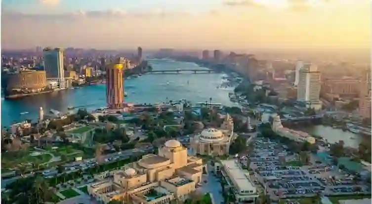 السعوديون يتزحمون على مطارات المملكة نحو 4 جهات لقضاء إجازة اليوم الوطني 95 ومفاجأة في أعداد المسافرين لدبي 