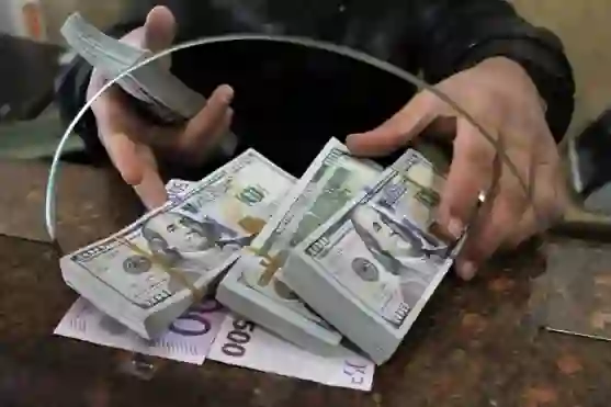 مصادر اقتصادية تكشف الدولار يتجاوز الستين جنيه في هذا التاريخ من 2025 ومفاجأة في سعر الريال السعودي 