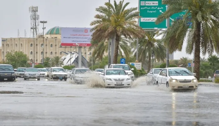 الأرصاد تحذر سكان الرياض من ليلة صعبة وتطلب عدم الخروج من البيوت لمن عنده أطفال وكبار سن حتى هذا التاريخ 