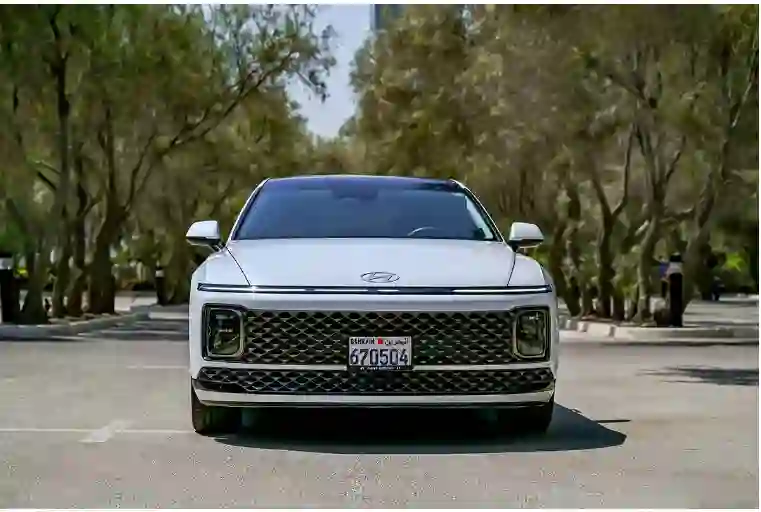 سعر ومواصفات وميزات وعيوب هونداي أزيرا 2024 الجديدة ملكة الفخامة في السعودية ومن هي الفذة التي تناسبها؟ 