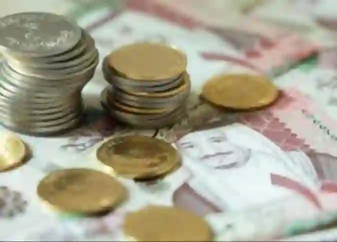 الريال السعودي يتراجع من جديد قبل قليل في البنوك مقابل الجنيه المصري ليسجل رقم تسبب في خسارة كبيرة للمغتربين في السعودية