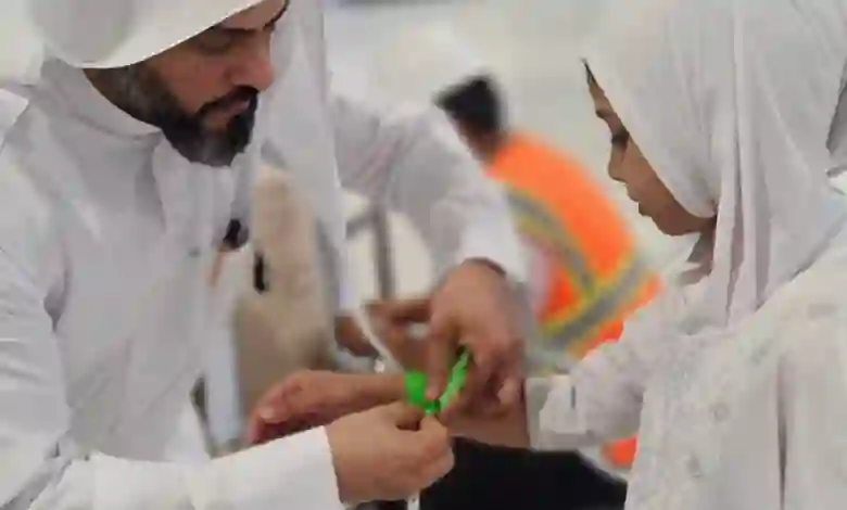 للمعتمرين في رمضان من اليوم خدمة جديدة في المسجد الحرام لن يضيع منكم أطفالكم أبداً أثناء العمرة والزحمة وهنا طريقة تفعيل الخدمة في دقيقة 