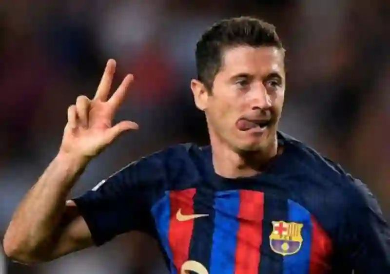 رسمياً: ليفاندوفسكي يعلن قراره حول الانتقال لدوري روشن في هذا التاريخ 