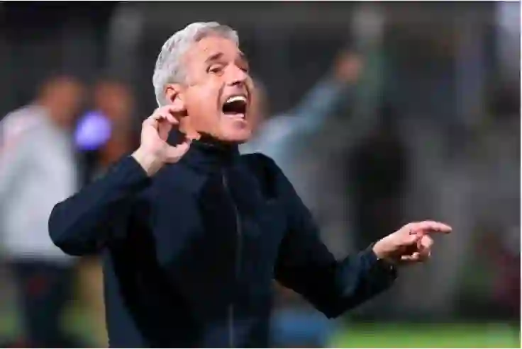 كاسترو يقلب الطاولة في دوري روشن في اللحظة الأخيرة بهذا القرار 