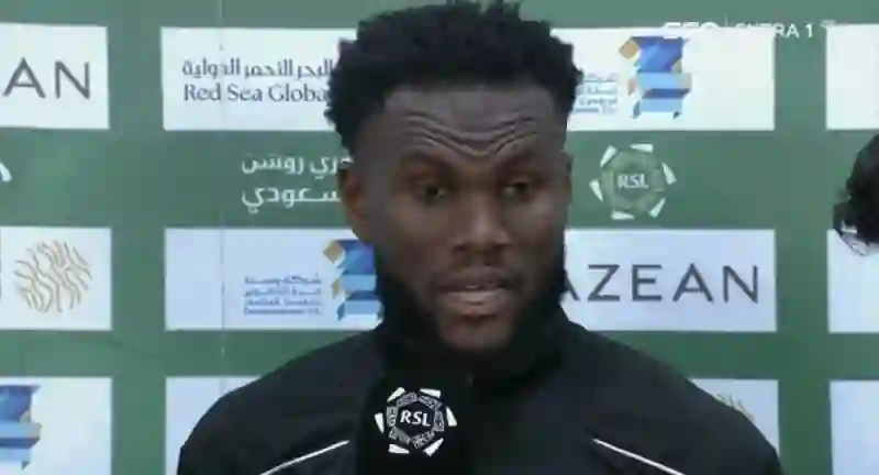 فيديو يكشف عن الخطأ الفادح لحكم الأهلي والشباب الذي سبب تغير النتيجة