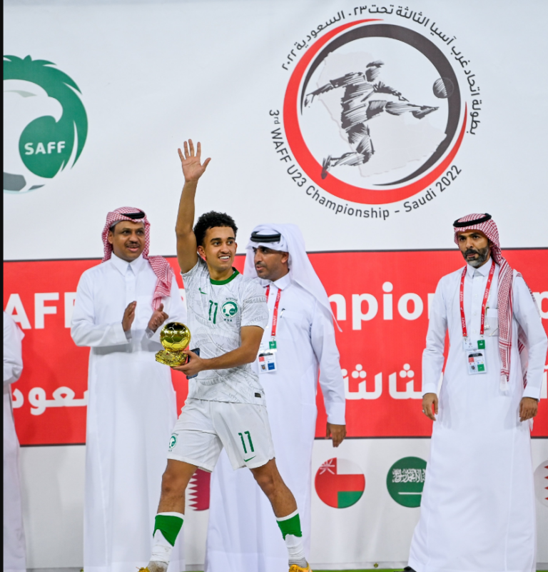 السيرة الذاتية والمعلومات الكاملة عن نجم الاتحاد الجديد أحمد الغامدي والجنسية الثانية التي يحملها 