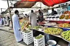 السعودية تحدد الجنسيات التي يحق لها فتح محلات الخضار والفواكة  1446 والاجراءات والرسوم والتراخيص المطلوبة لفتح محلات الخضار 