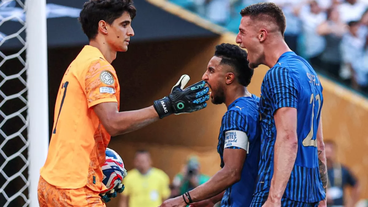 عاجل: الهلال يطيح بفهد بن نافل من رئاسة النادي وهذا هو البديل غير المتوقع 